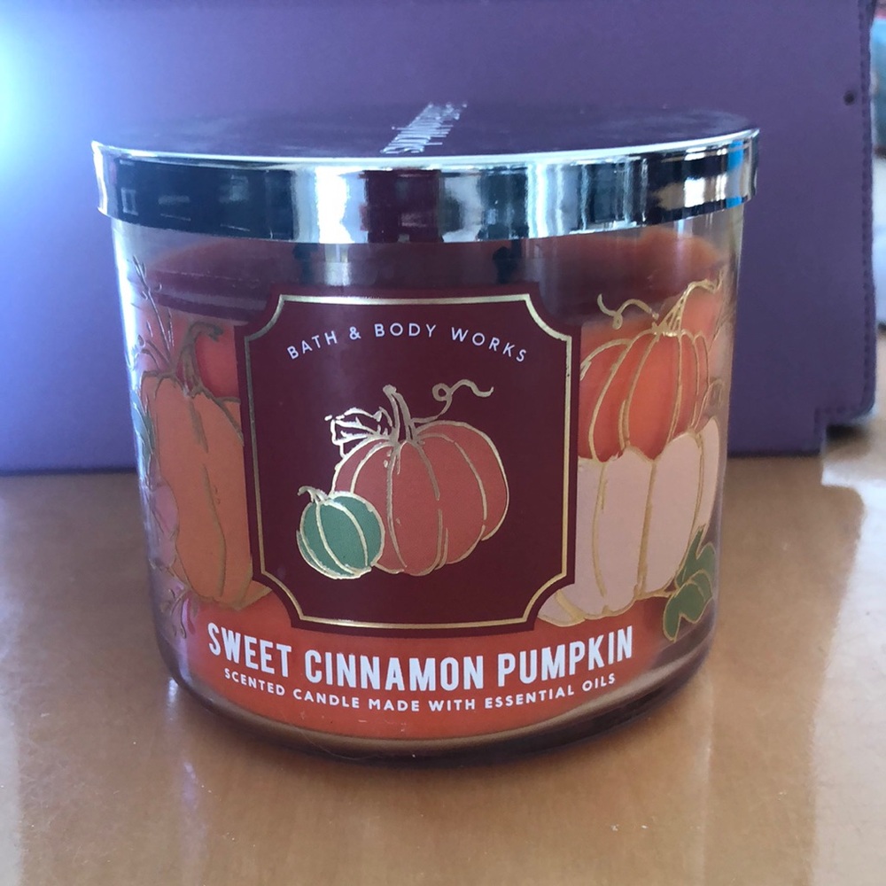 Bath & Body Works Sweet Cinnamon Pumpkin 3 Wick Candle